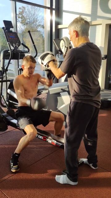 Отличное задание для верхней части туловища! #бокс #спорт #boxing #sport