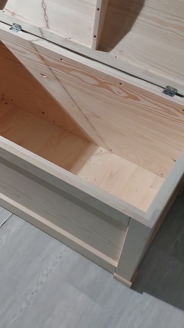 Сундук с полукруглой крышкой