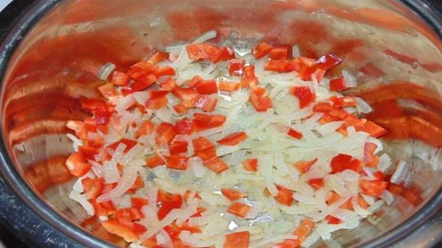 Булгур с луком и сладким перцем