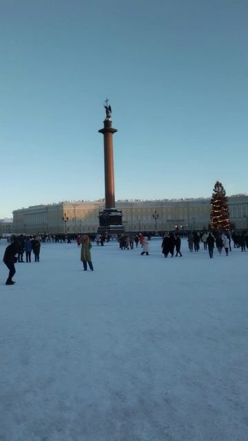 Дворцовая площадь, Петербург. 5 января 2025.