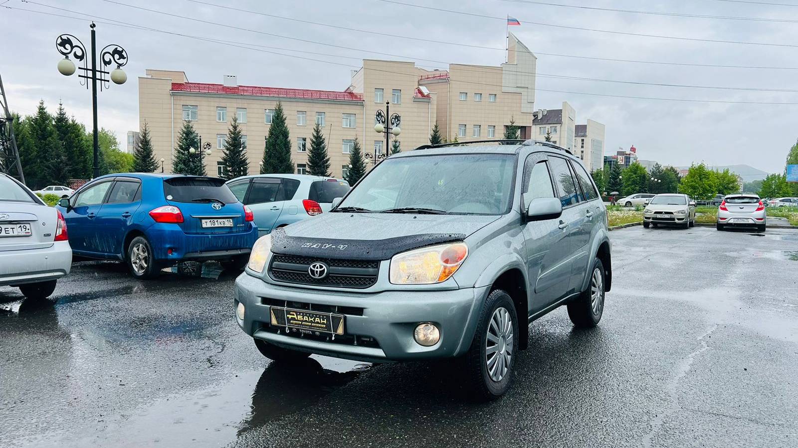 Toyota RAV4, 2004 год