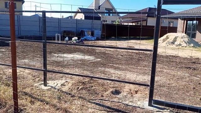 Сварил каркас забора и каркас под калитку .