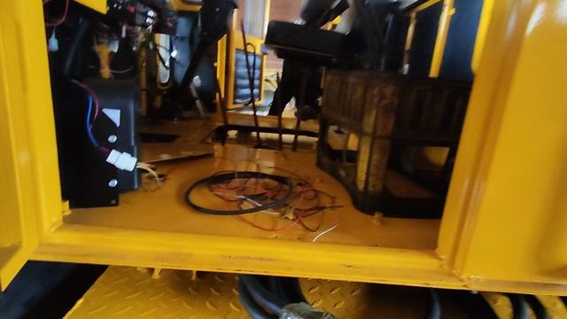Заканчиваем сборку погрузчиков с отвалом Кировец К-701 и Кировец К-700 для Пермского края
