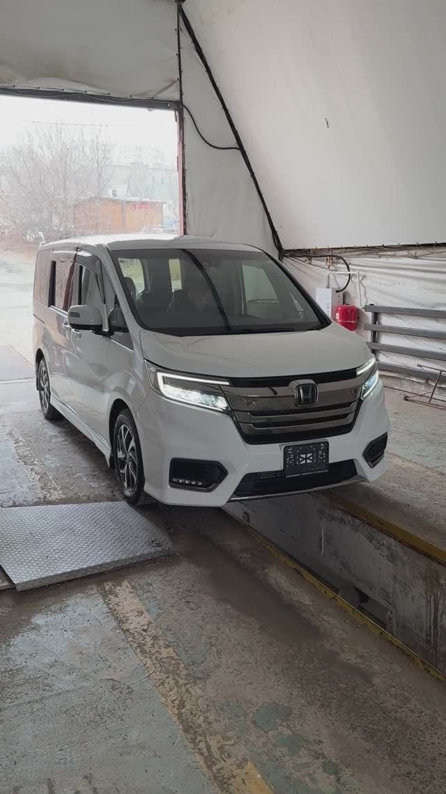 Honda Stepwgn Spada Cool Spirit 4WD смотрим днище
