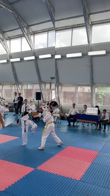 Соревнования - Старше возраст, больше вес - новая категория #karatekids #karate #спорт #fight #kick