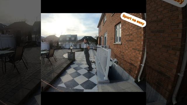 Morning exercises with a rubber expander -Утренняя зарядка с резиновым э?
