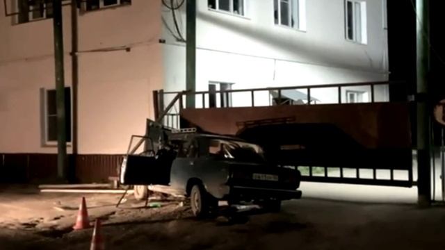 В Балахне подростки из детдома угнали и разбили машину