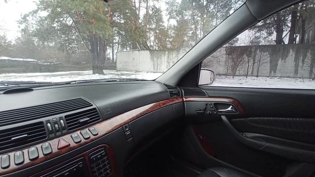 Как убрать наклон правого зеркала при движении задним