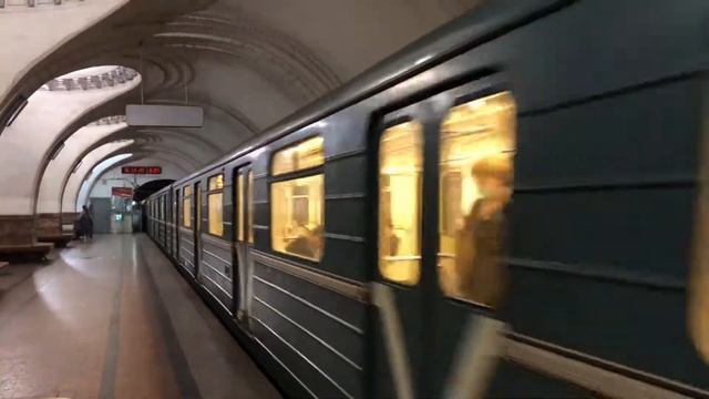 81-717 81-714.5М и 81-714.5М Перекраска Московский транспорт На станции Сокол