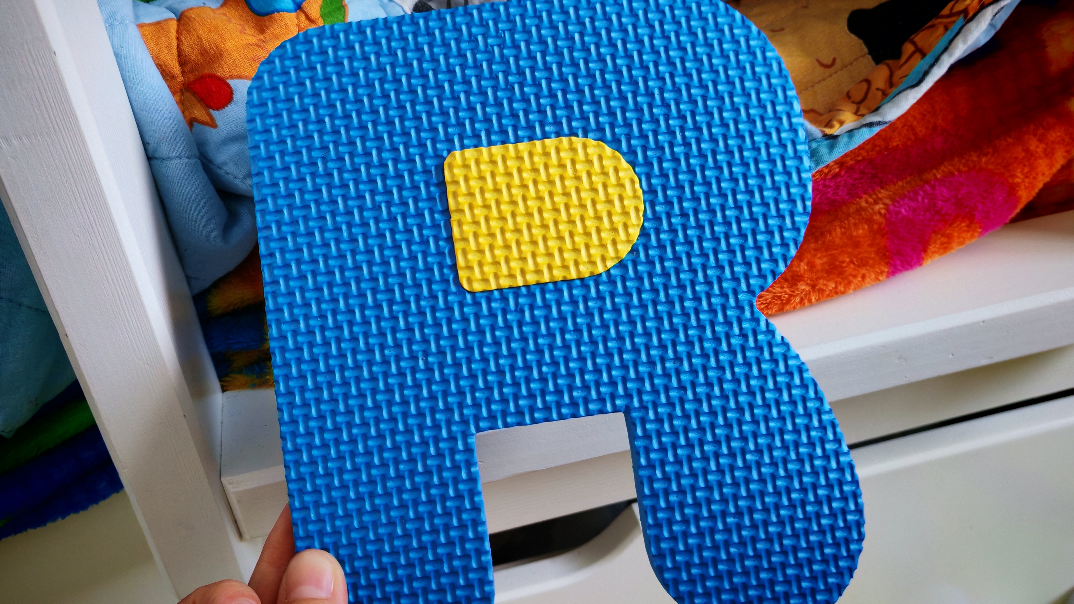 играем и изучаем английскую букву R , повторяем английский алфавит для детей