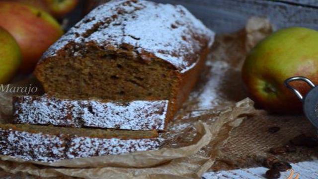 Кофейный кекс с имбирем и яблоком