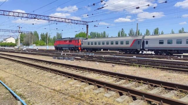 Прибытие поезда №142/141 Пермь - Симферополь на станцию Джанкой.КЖД.Крым