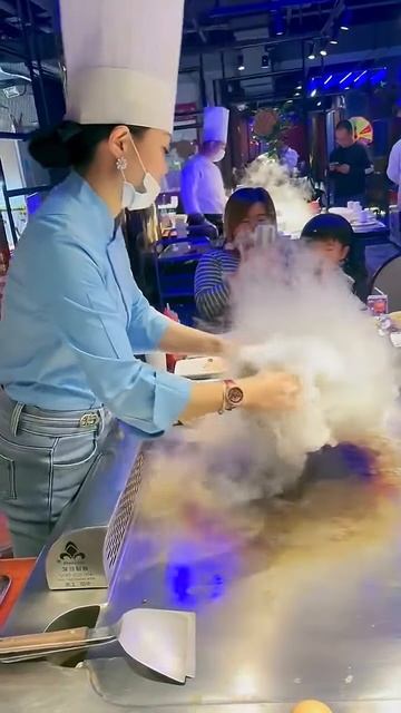 g2hdW_vLSbM - Lifestyle Beautiful Train Teppanyaki street food,restaurant,BBQ,Pub street#Short#Short