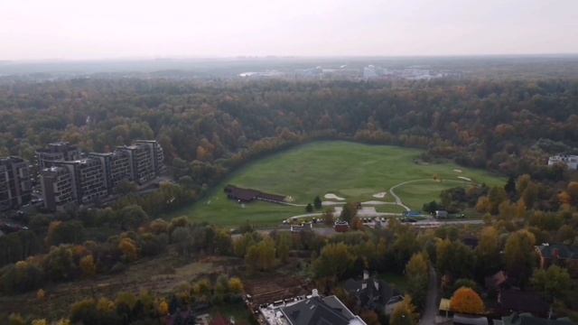 Новогорск. Гольф клуб. Гимнастический центр. Осень. dji m