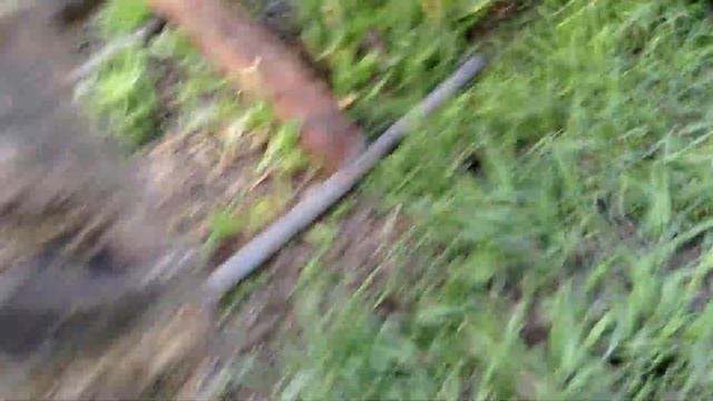 Опрокидывать мотоблока для снятия колёс (фрез)