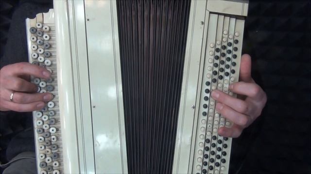 В городском саду играет духовой оркестр (баян крупным