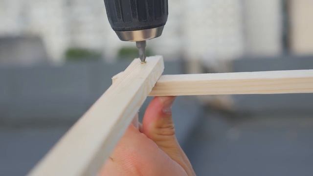 GopherVidПОСТРОИЛИ ДОМ ИЗ КАРТОНА НА КРЫШЕ - DIY