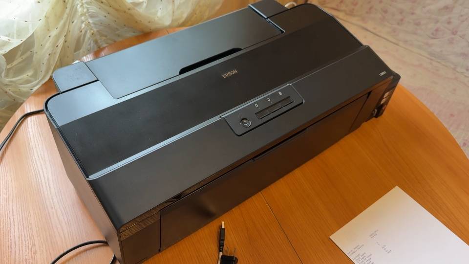 Принтер EPSON L1800 продаю на Авито