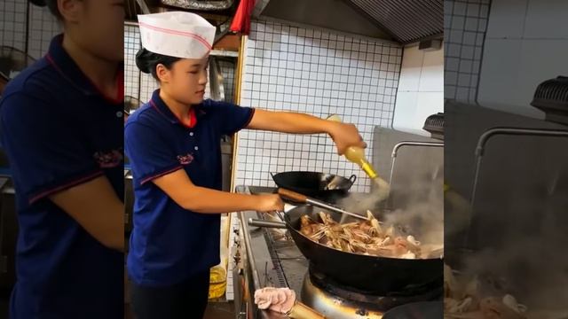 gS13R41DFnQ - Lifestyle Beautiful Train Teppanyaki street food,restaurant,BBQ,Pub street#Short#Short