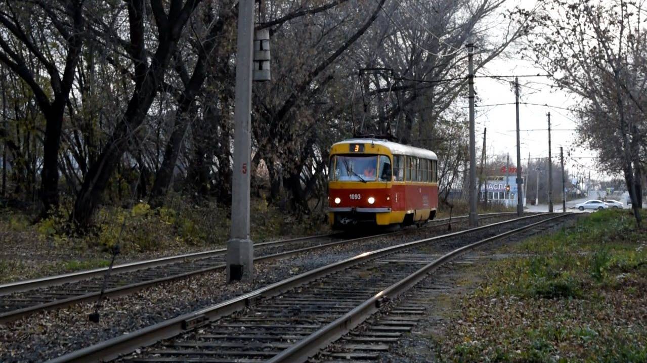 Трамвай Tatra T3SU-1093