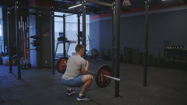 Приседания Зерхера/ Zercher squats
