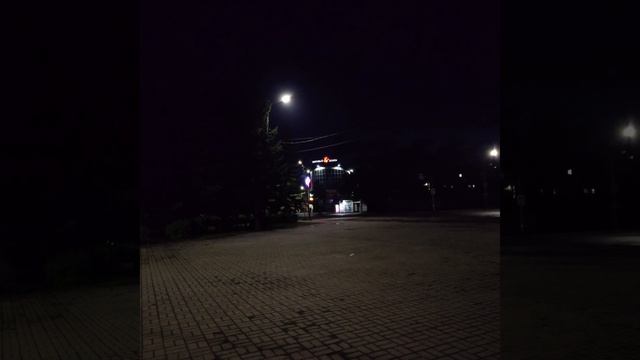 Город Бийск ночью, Петровский бульвар,