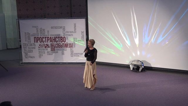 Этот мир придуман не нами. Музыка А.Зацепина, слова Л.Дербенева. Исполняет Светлана Игнатова.