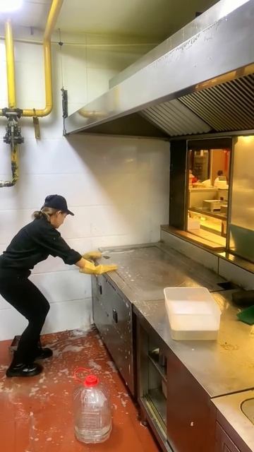 Hv3Zj9-ub9I - Lifestyle Beautiful Train Teppanyaki street food,restaurant,BBQ,Pub street#Short#Short