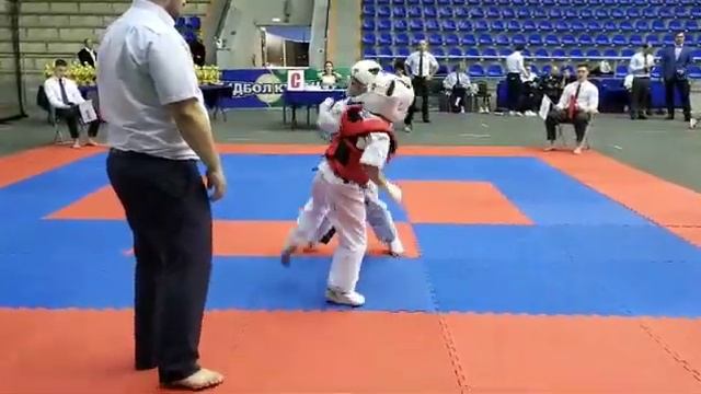 2 бой Даниил 8лет (красный) Первенство и чемпионат ЮФО Р