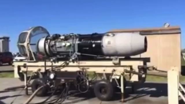 Гонка подлинного турбореактивного двигателя Junkers Jumo 004 времен Второй мировой войны