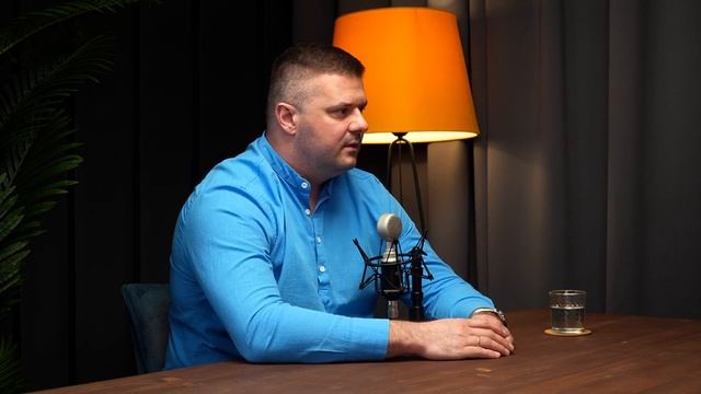 странное интервью, политика это не мое