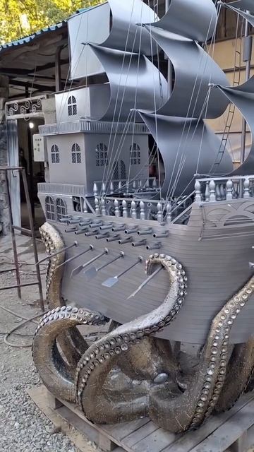 Корабль из металла