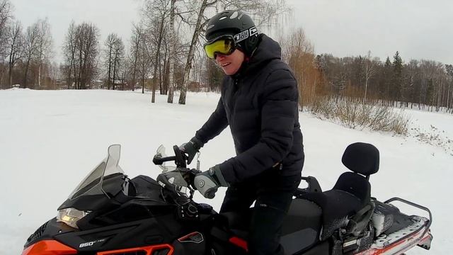 До озера на лыжах за снегоходом