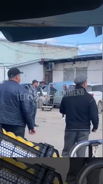 В Екатеринбурге на 4-й Овощебазе инородцы стали регулярно докучать своими гнилыми овощами.