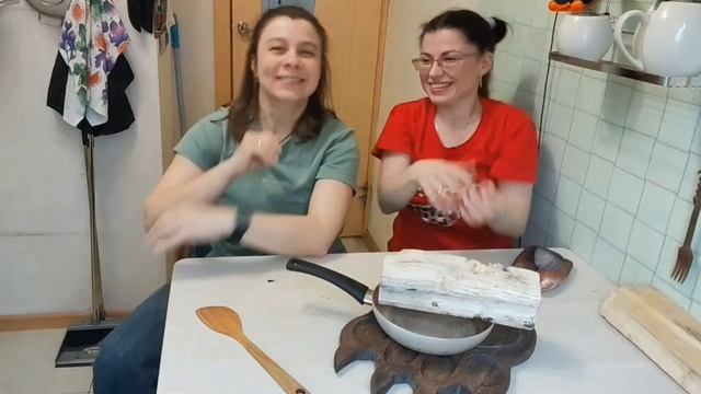 Сидим с Бобром за столом