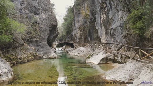 Эта мелодия переписывает ваши воспоминания - попробуйте на свой страх! - Mont Blanc -- Podington Bea