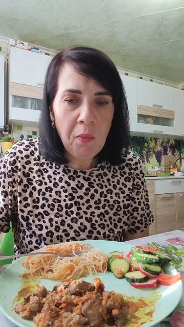 Минимальный объём еды ,урезали пайки