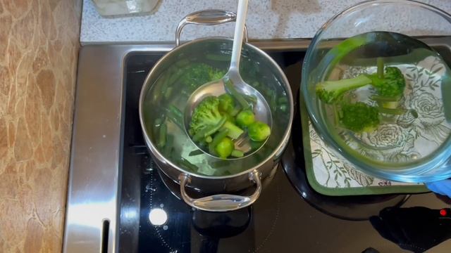 Запеченная рыба с овощами на лимонной подушке от Викт?