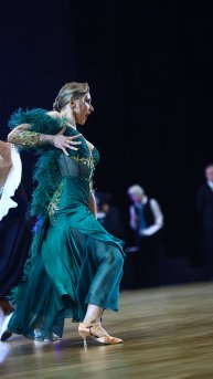 Когда во время танца с костюмом происходит что-то не так...)
#smoothdance #foxtrot #ballroomdress