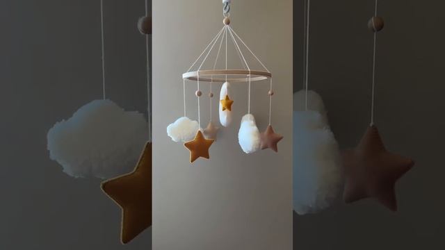 Мобиль ручной работы из фетра. Мобиль из фетра с месяц?