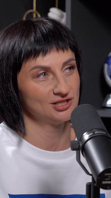 СКОЛЬКО ЧАСОВ В НЕБЕ ПРОВОДИТ МАРИЯ ФРОЛОВА #shorts #лицаволейбола #интервью #подкаст #золотойсет