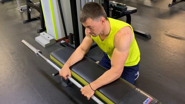 Предплечья со штангой обратным хватом