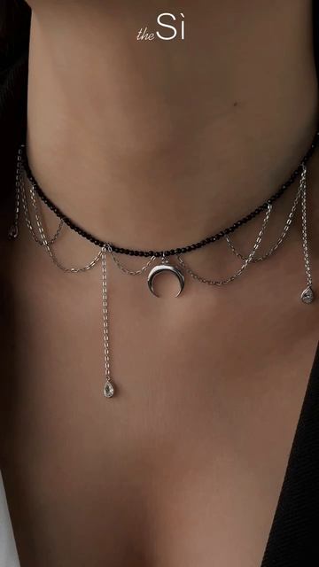 Серебряное колье-чокер из натуральной шпинели с лунницей