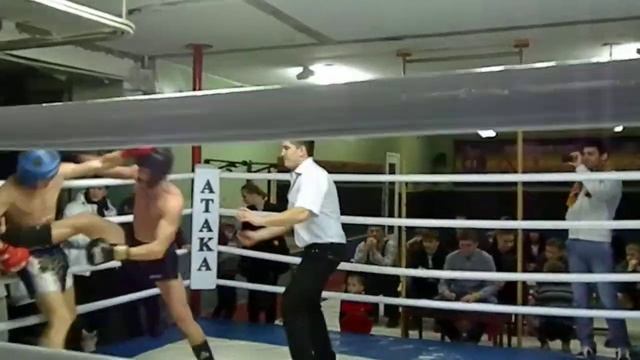 Кик-бокс2й бой- 2 раунд.MP4