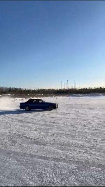 За рулем BMW 325. Спортивное вождение на летней трассе