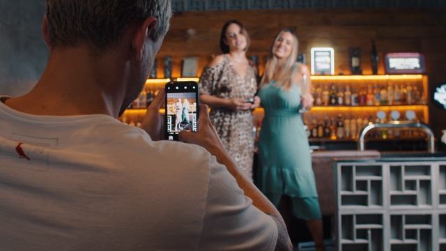 11679883-uhd_3840_2160_24fps