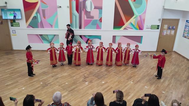 Ансамбль русской народной песни "Ручеёк". Комарочек