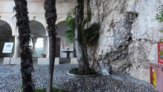 по церквям Италии, Santa Caterina del Sasso