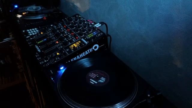 roman_p (only vinyl) \ включаем бум-балалай \ протираем пластинк