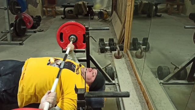 ЖИМ ЛЁЖА 130 КГ / 3 × 11. БИЦЕПС 60 КГ / 12. БЕЗ ХИМИИ И СПОРТ-ПИ